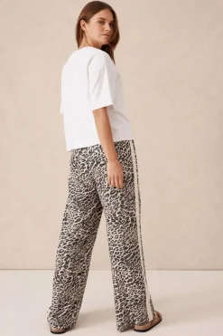 Women Ceres Life Relaxed Drawstring Pant - Leopard