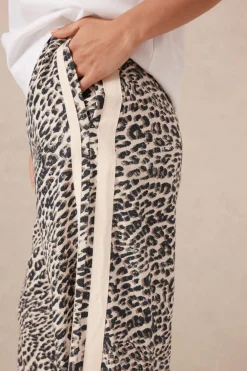 Women Ceres Life Relaxed Drawstring Pant - Leopard