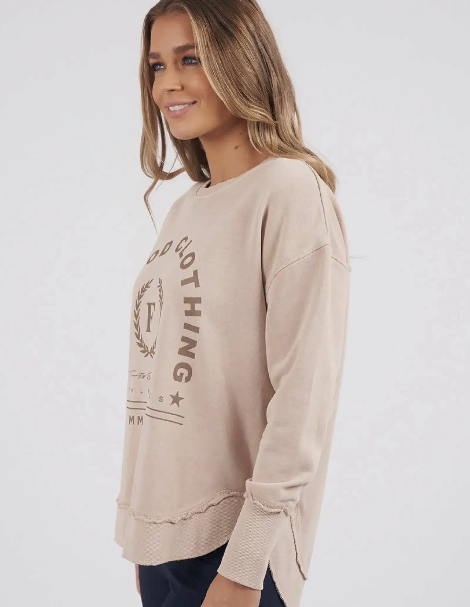 Women Foxwood Medalion Crew - Oatmeal
