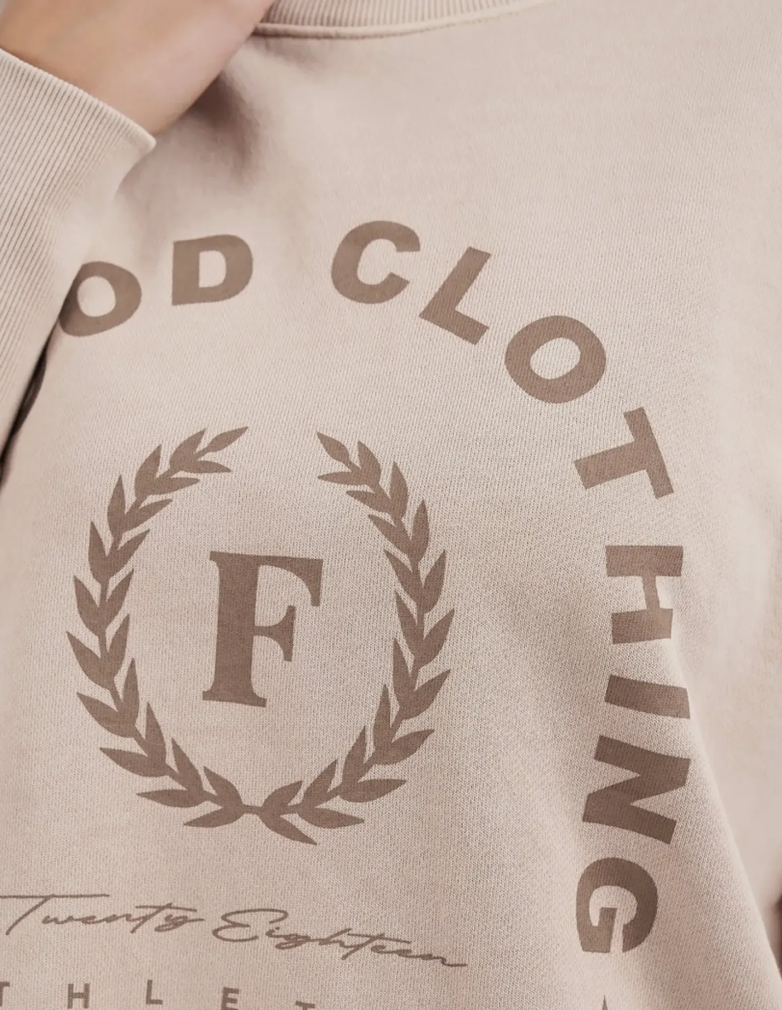 Women Foxwood Medalion Crew - Oatmeal