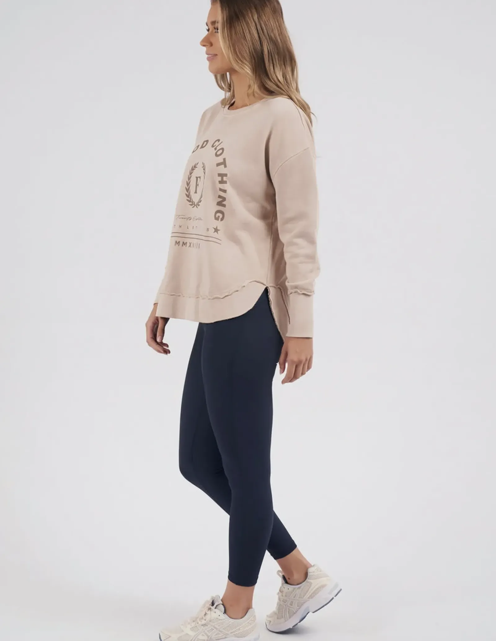 Women Foxwood Medalion Crew - Oatmeal