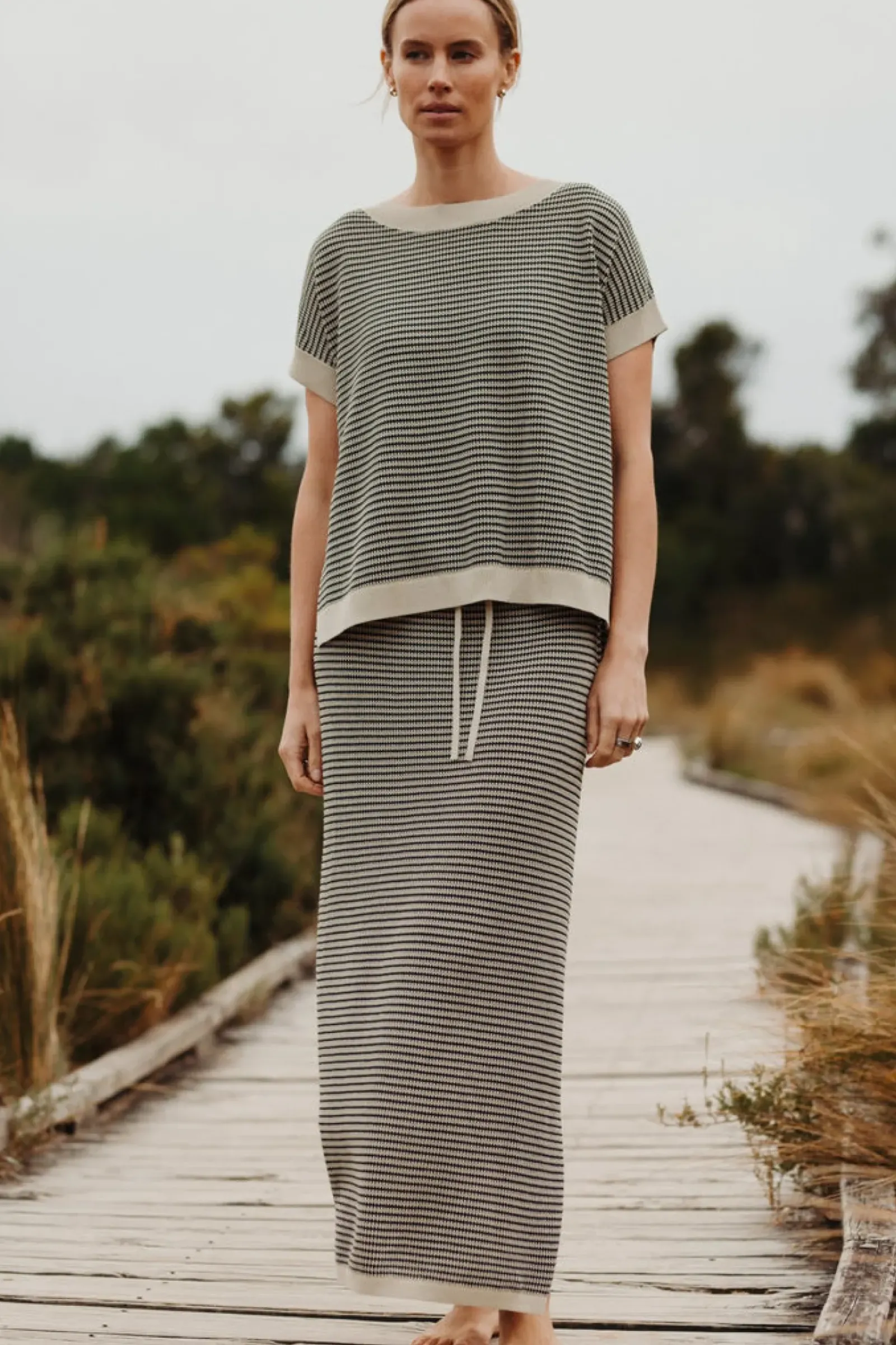 Women Talamaya Lattice Short Sleeve Pullover - Washed Black & Soft Gold