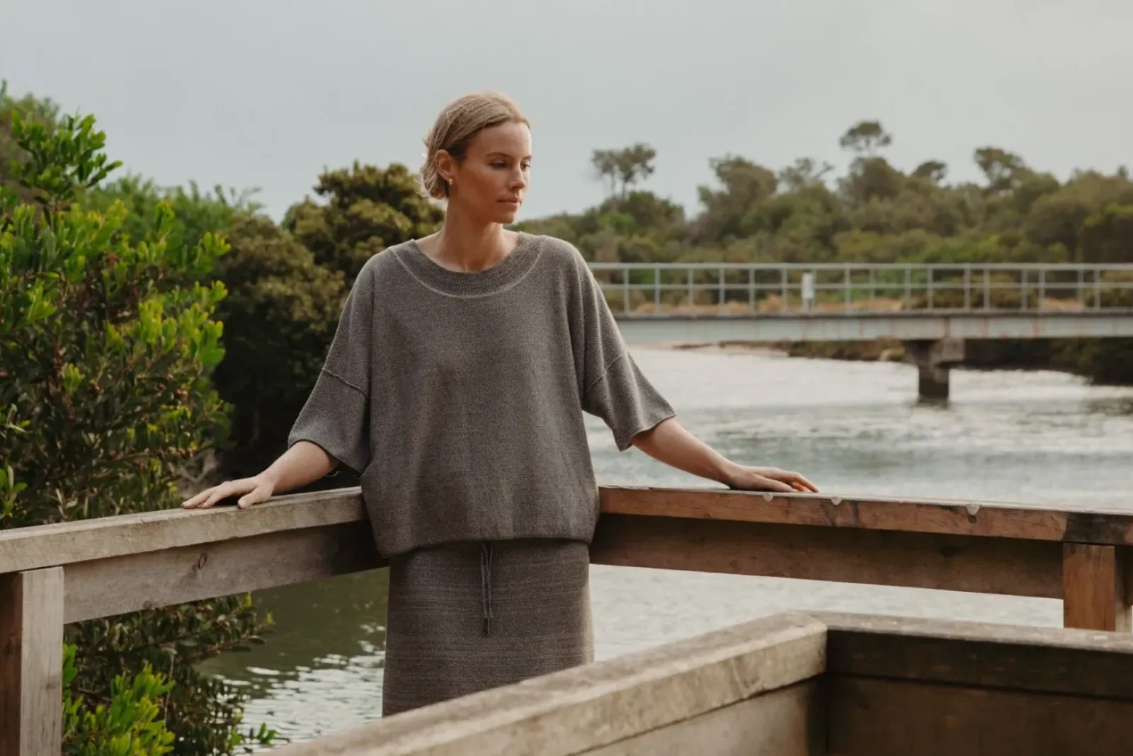 Women Talamaya Retreat Cotton Twist Tee Pullover - Washed Black & Silver