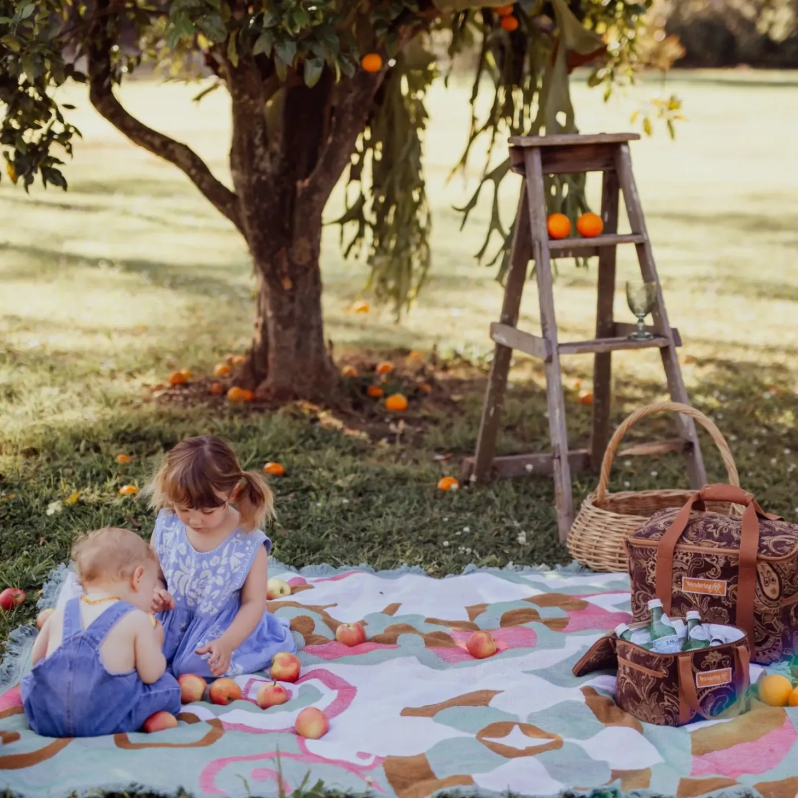 Wandering Folk Woven Throw - Kaleid Mist